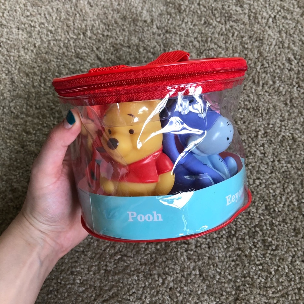 3 for $20! ✨ 5pc Winnie The Pooh Bath Squirters